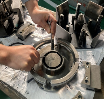 高品質なモーター製造を支える当社の取り組み～成形雇編～